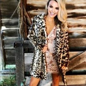 NWOT. Faux Fur Leopard coat